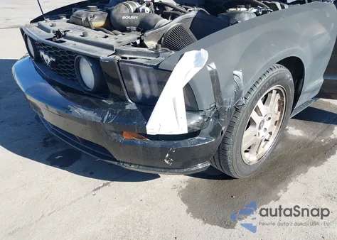 2007 Ford Mustang Gt Deluxe/Gt Premium z USA, uszkodzony, nr VIN 1ZVFT82H275363767